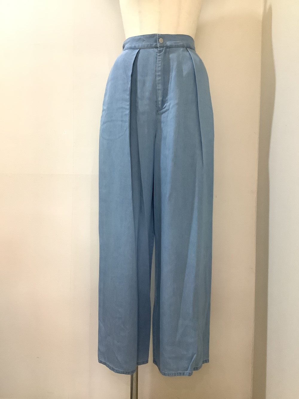 ピーエヌティ（PNT）52−PS13 ブルーテンセルデニムタッグパンツ ¥17,490（税込）