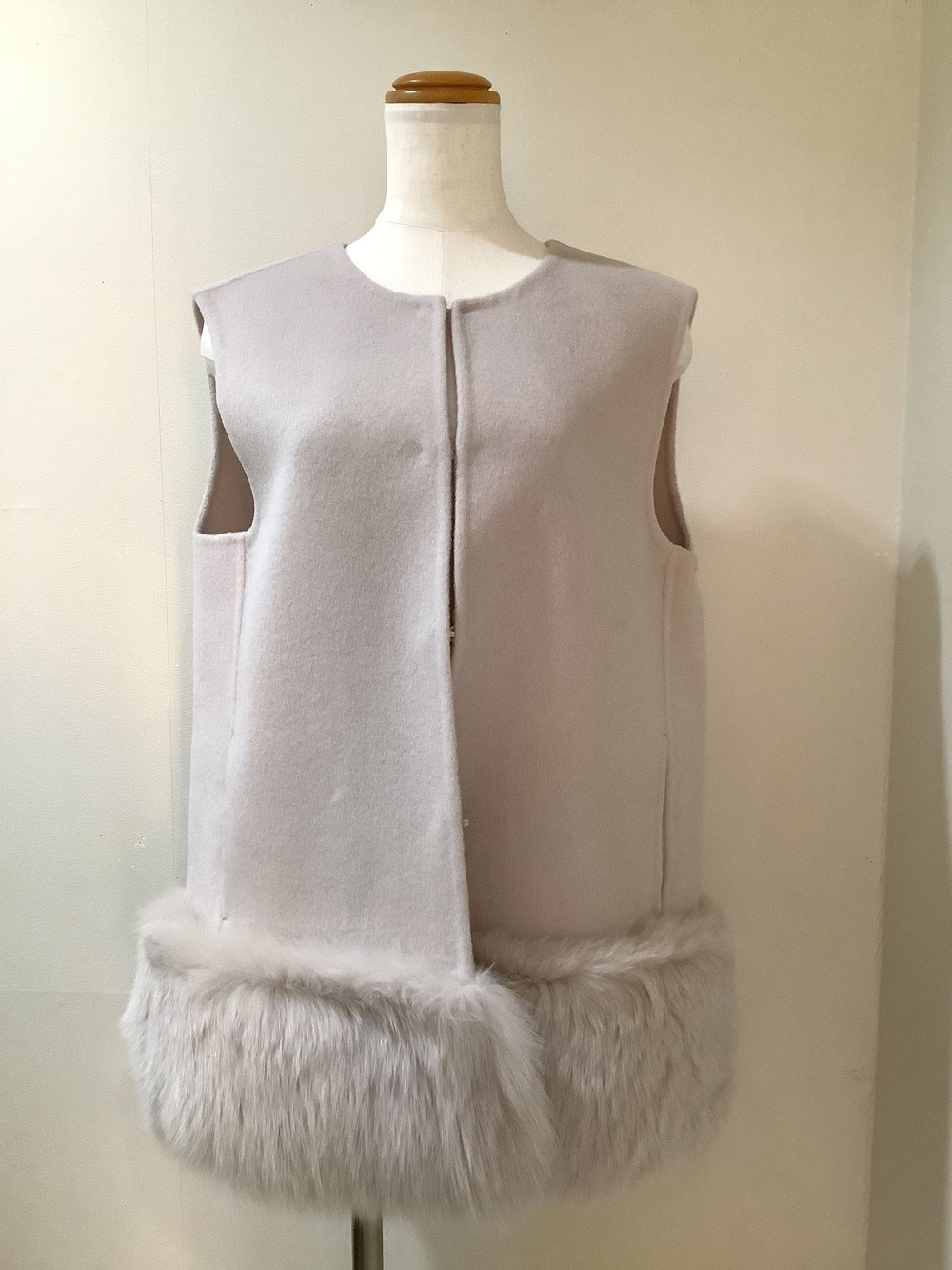 高木ミンク 7−MA6 オフ白 フォックスベスト ¥198,000（税込）