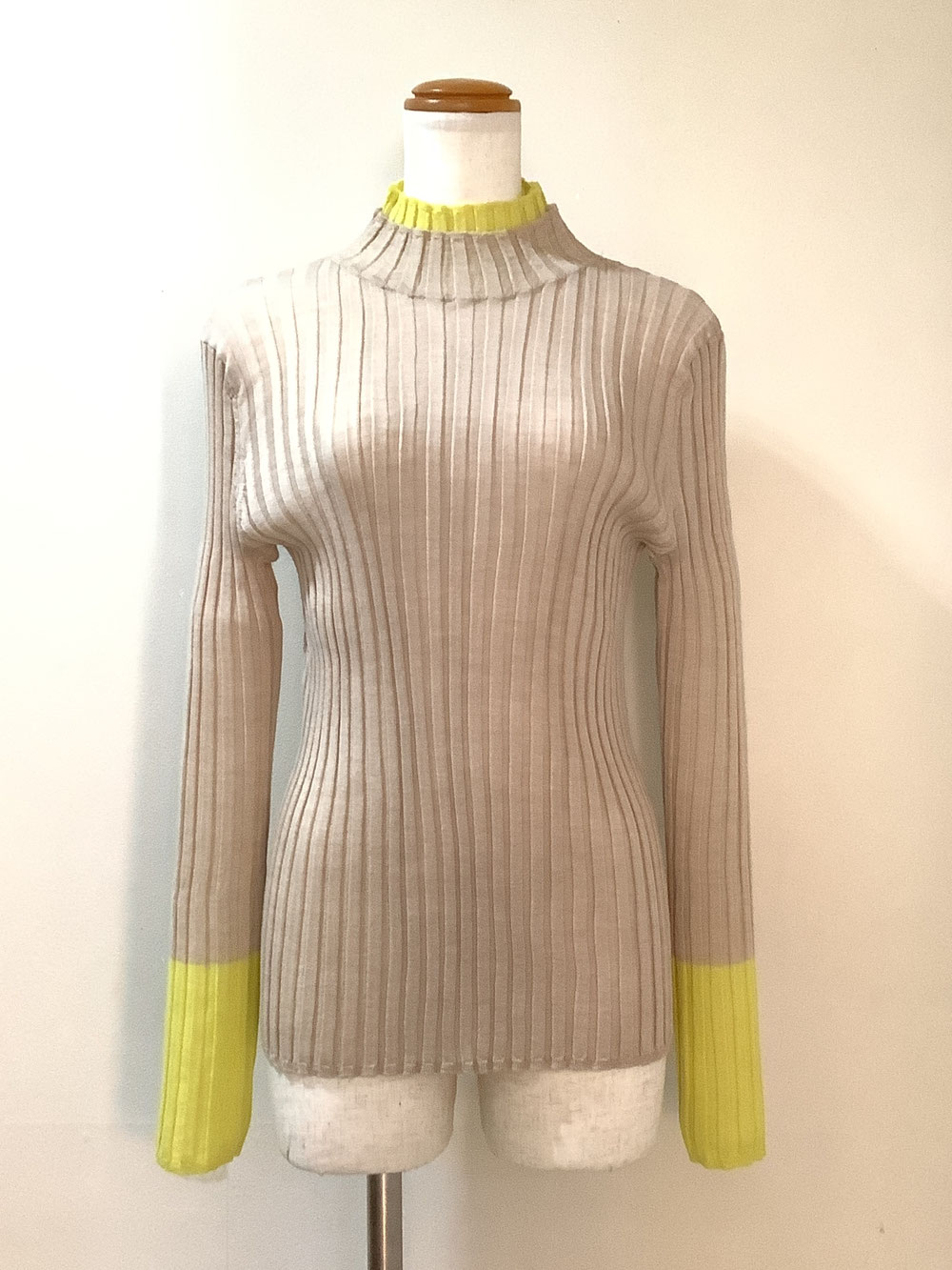 ローブ（ROBE) 3−MA18 プルオーバー38 ウール100% ¥18,480（税込）