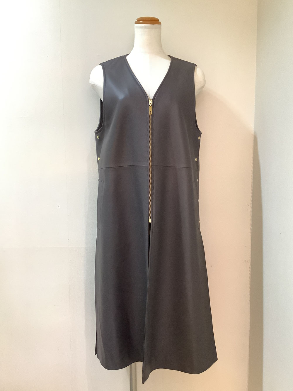 高木ミンク7−MA1 チャコール ラムレザージレM〜L  ¥47,300（税込）