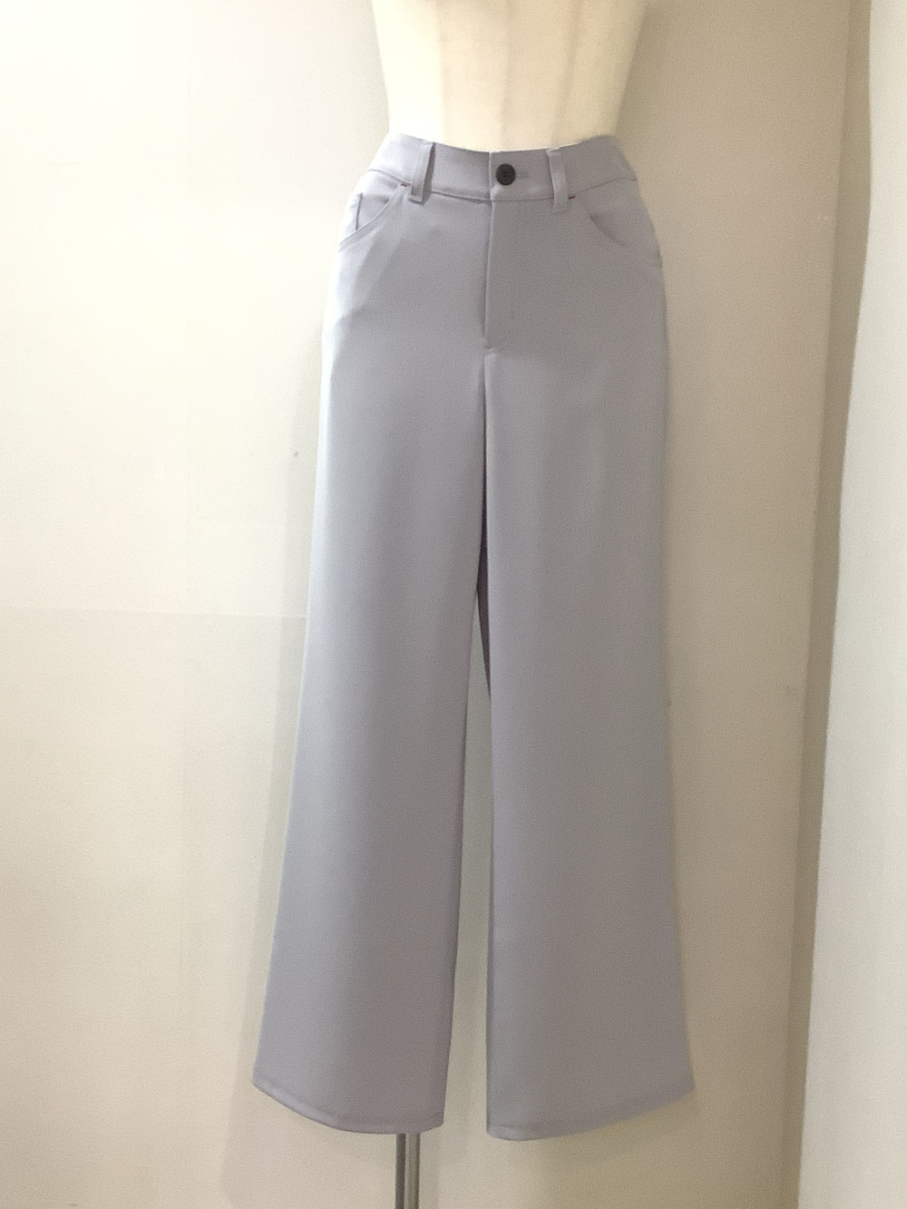 ルールド（Lourdes）71−PS35E ライトグレーパンツ9号  ¥21,780（税込）