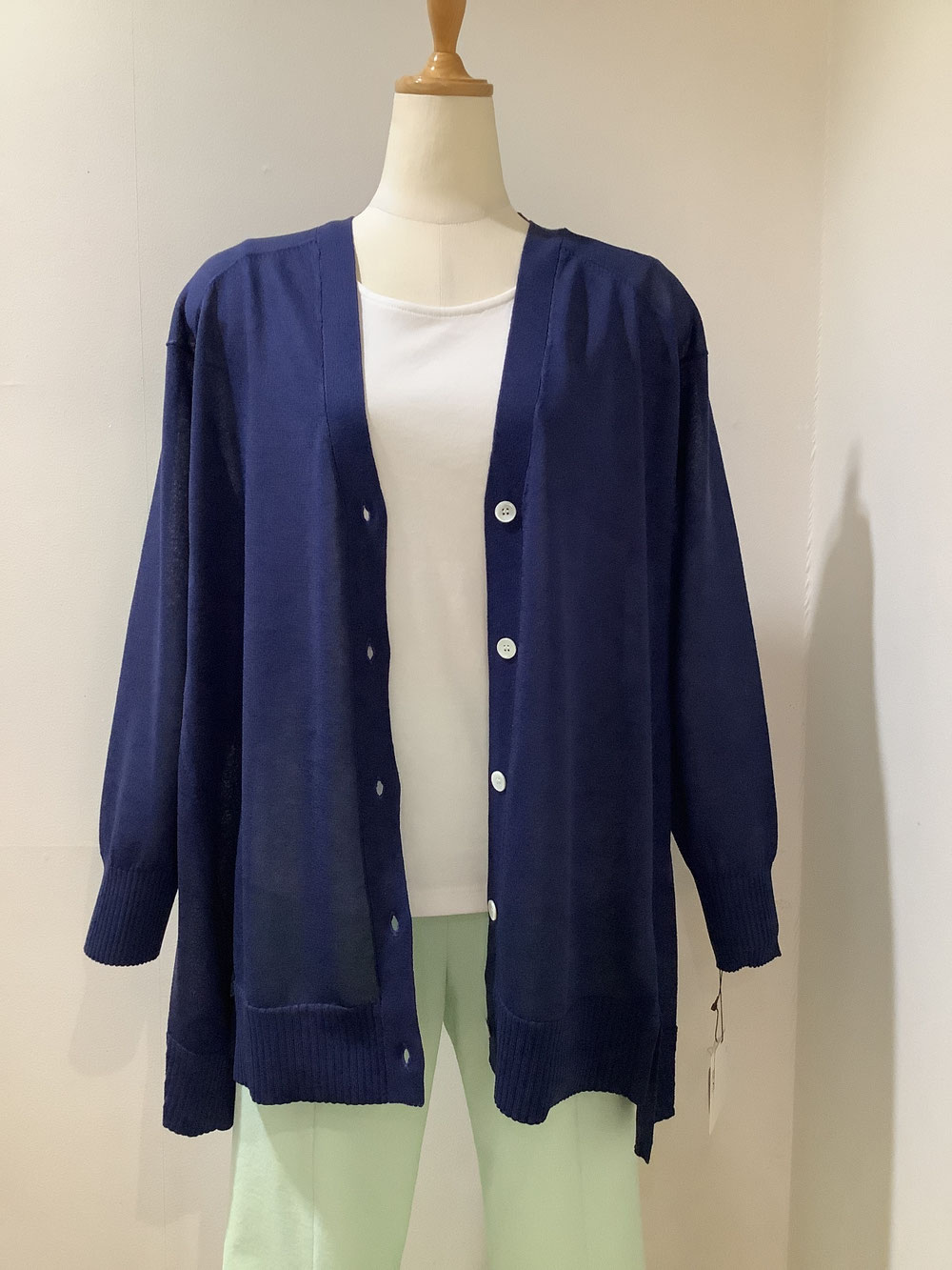 フレックスフォア（flexfore）5−PS16 紺カーディガン９号 ¥18,480（税込）
