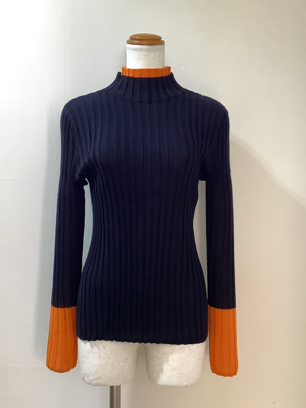 ローブ（ROBE) 3−MA19 プルオーバー38  ¥18,480（税込）
