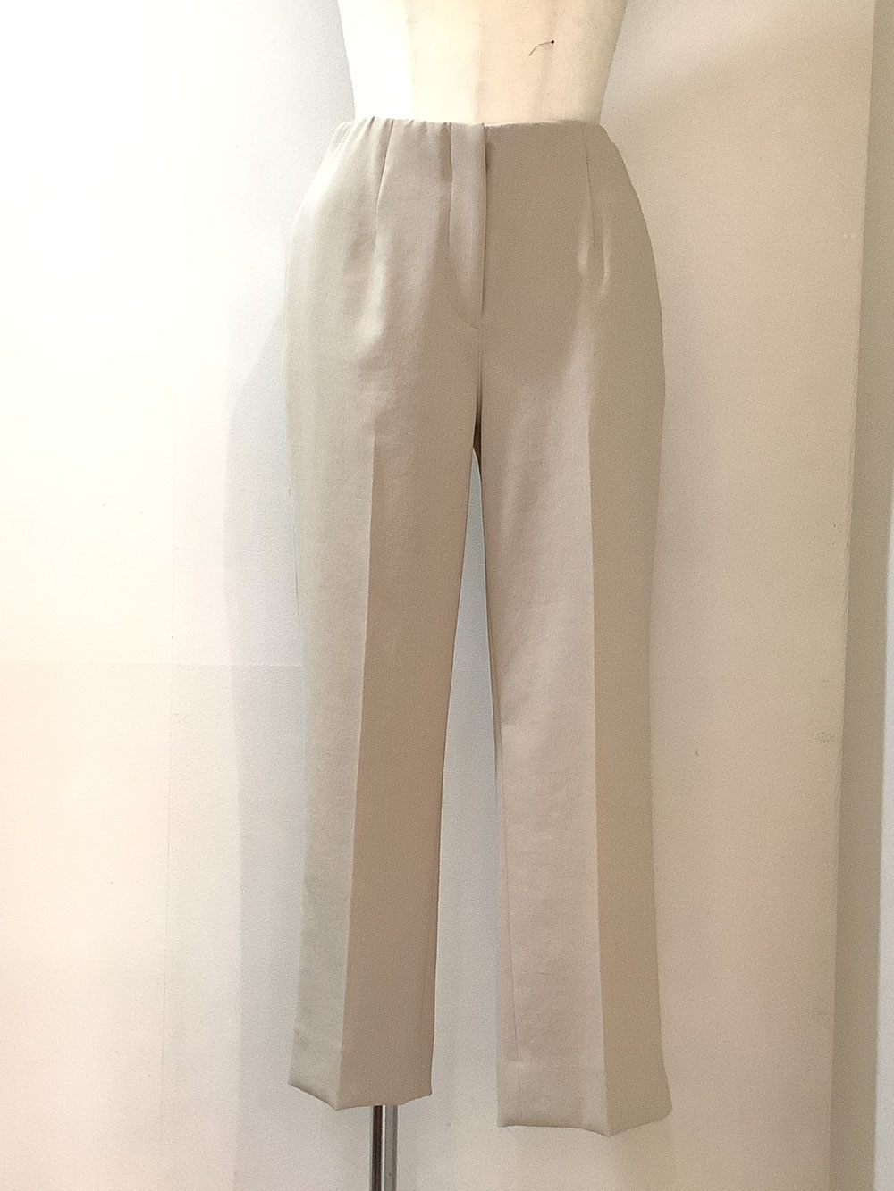 ルールド（Lourdes）71−PS15E ベージュパンツ9号  ¥19,800（税込）サイズ（単位cm）PS14Eと同じ