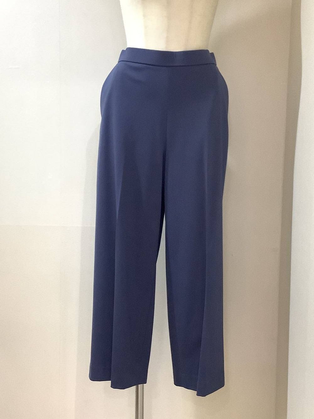 ルールド（Lourdes）71−PS27E  紺パンツ11号  ¥20,900（税込）サイズ（単位cm）:  PS26Eと同じ
