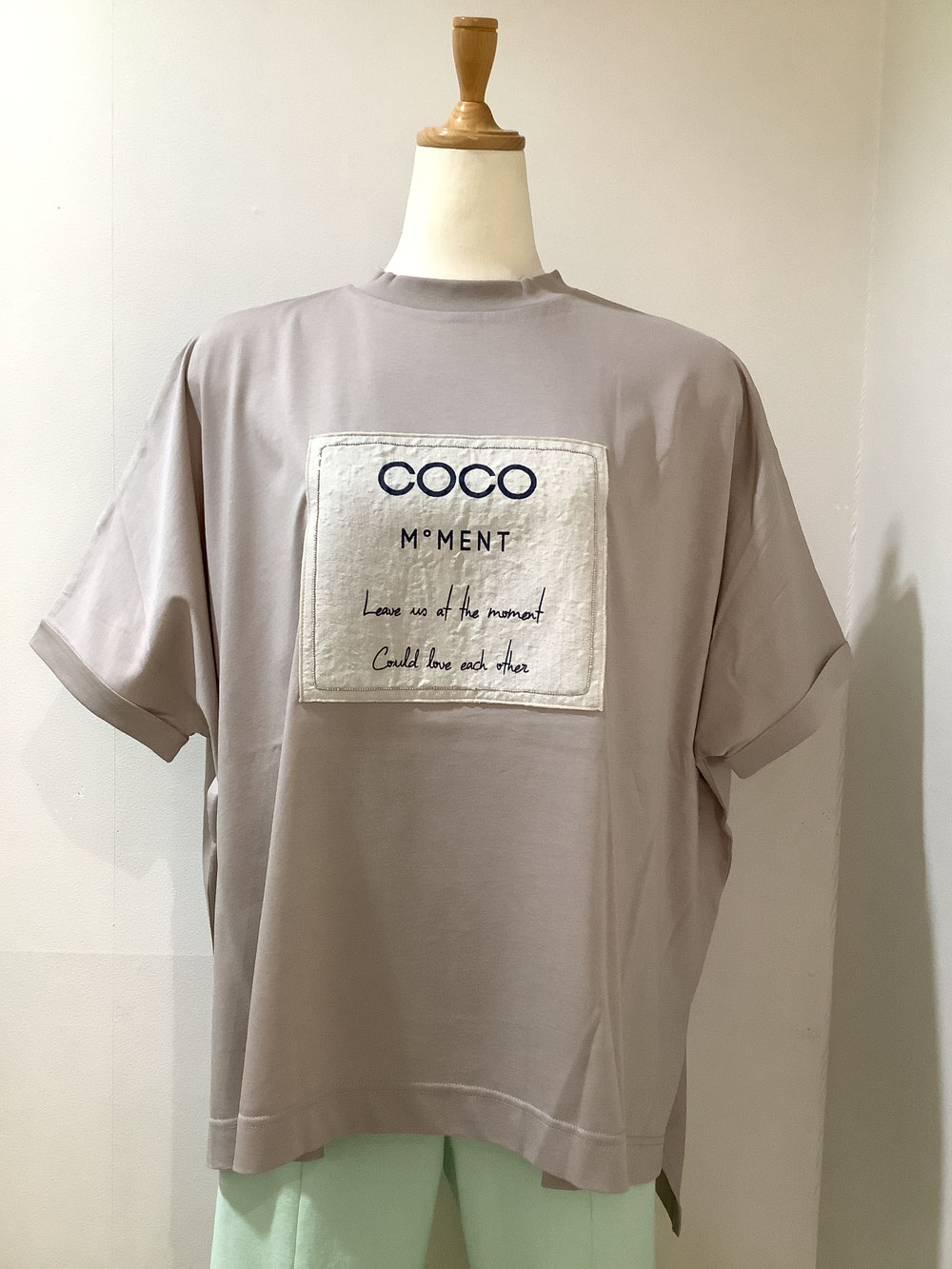 フラウエプラス（flaue＋）21−PS53 グレーTS 38 ¥16,500（税込）綿100%