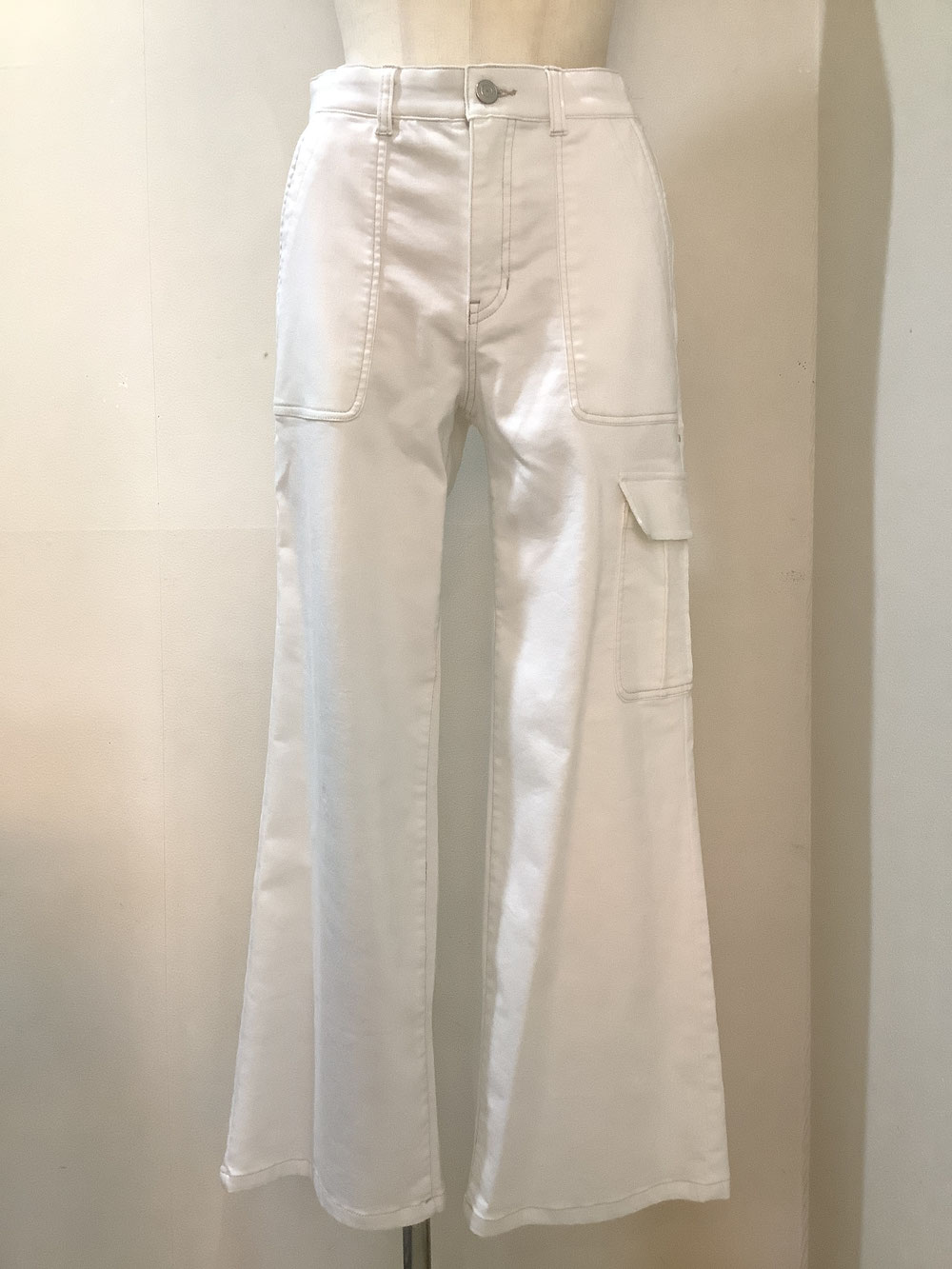 ピーエヌティ（PNT）52−PS28 ホワイトデニムパンツ38 ¥17,490（税込）⇒SALE ¥13,992（税込）