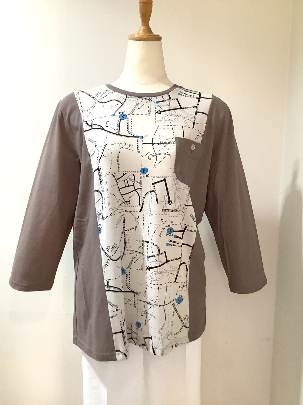 フラウエプラス（furau＋）21−PS15 オークプリントカットソー40 ¥16,500（税込）