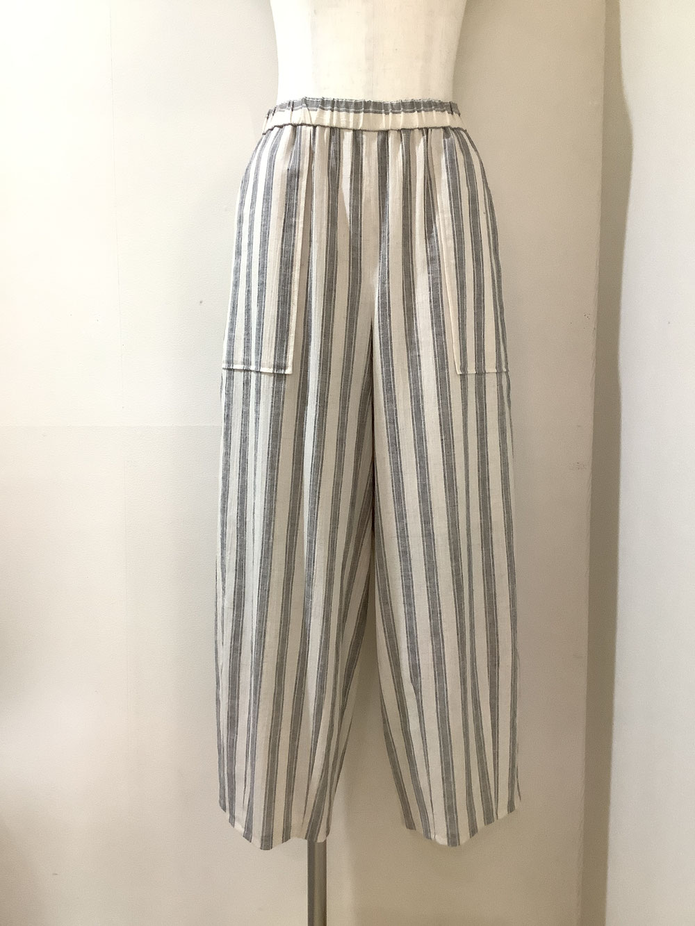 ルールド（Lourdes）71−PS56E キナリ/グレーストライブパンツ11号 ¥21,780（税込）⇒ SALE ¥17,424（税込）