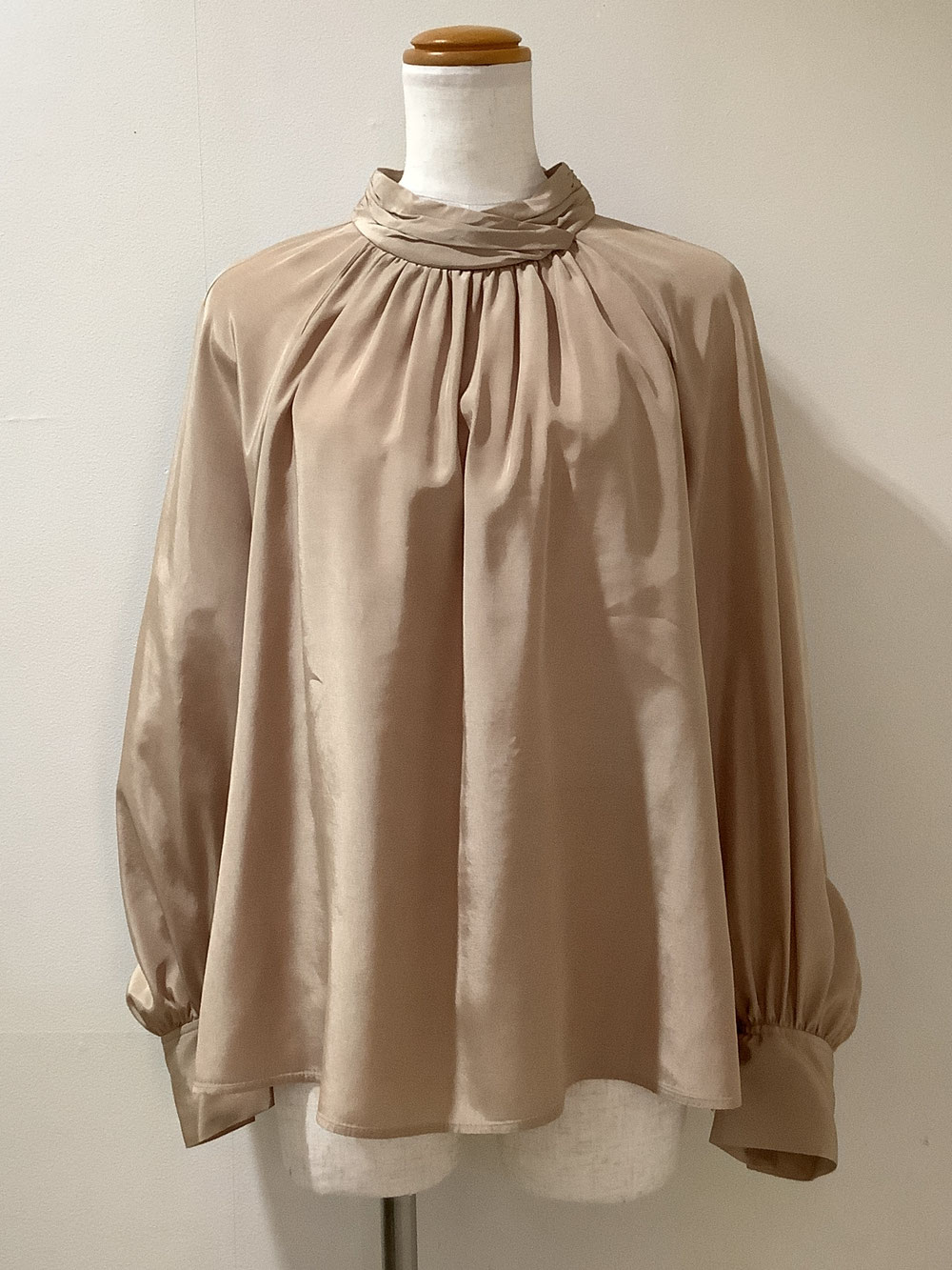 ローブ（ROBE) 3−MA26 ブラウス38 アセテート100%  ¥16,280（税込）