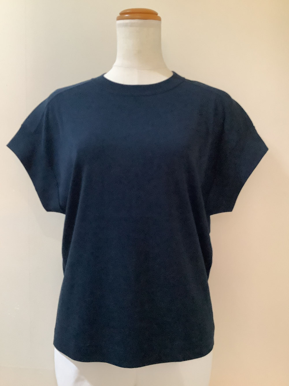 フラウエプラス（flaue＋）21−PS60E 紺Tシャツ38 ¥13,200（税込）⇒SALE ¥10,560（税込）