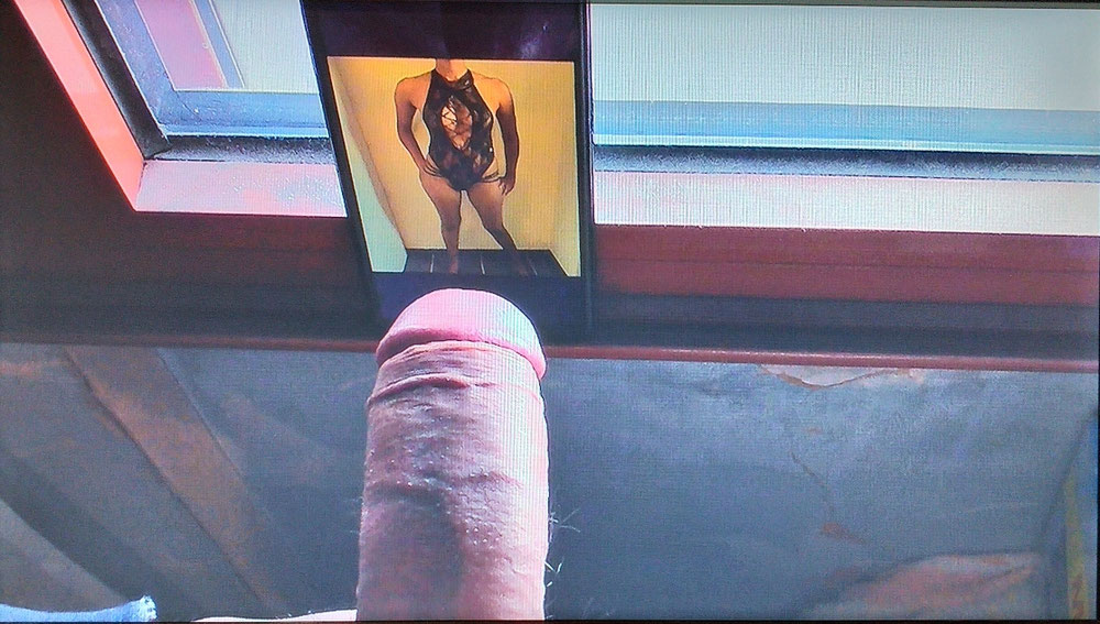 J'ai fait un hommage avec une photo sur PornHub du compte (Marie974)