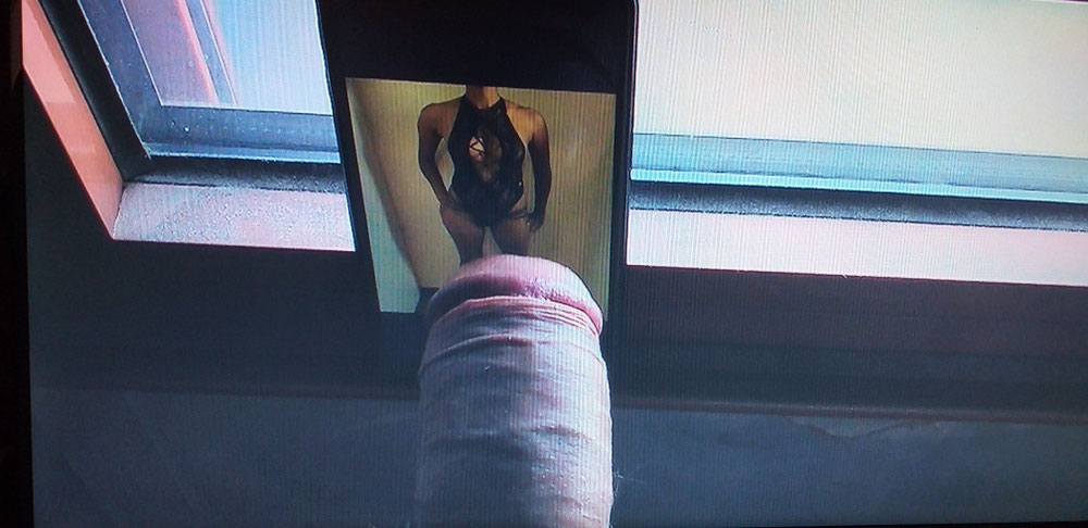 J'ai fait un hommage avec une photo sur PornHub du compte (Marie974)