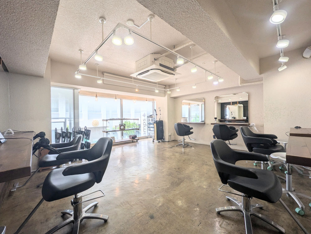 二階のセット面　6席あります