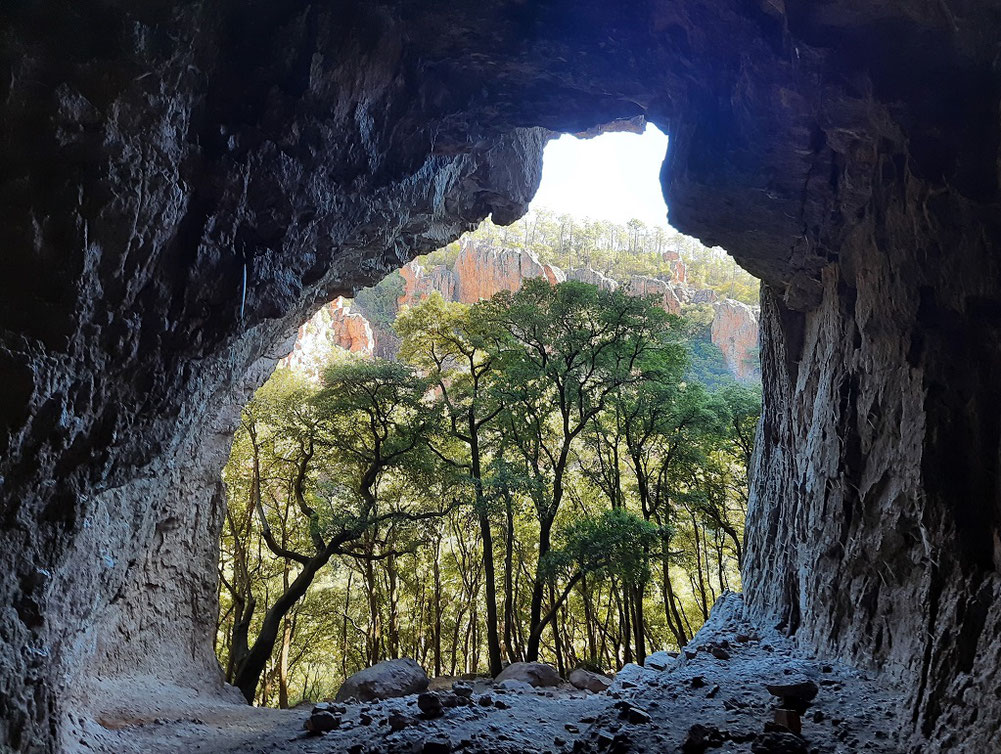Photo prise au fond de la grotte de Mueron