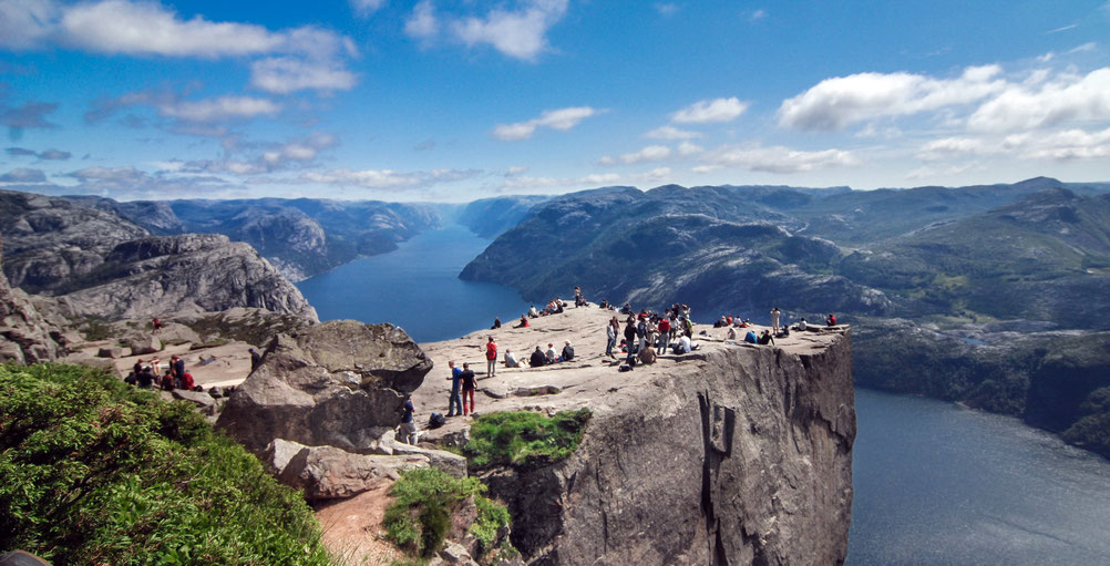 Preikestolen with view over Lysefjord (photo by Stefan Krause, Germany 2007)