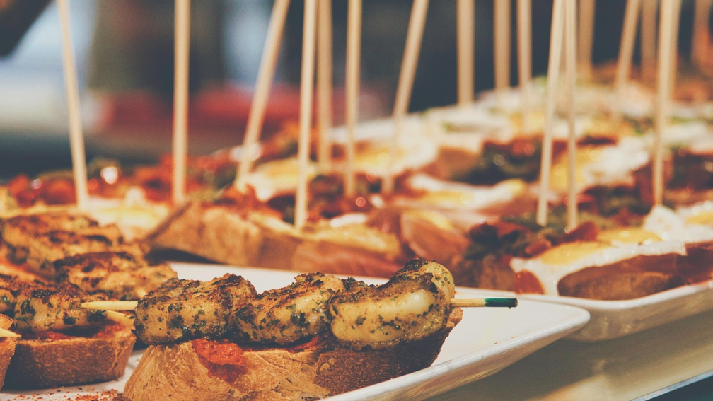 Pintxos : La touche gourmande et conviviale pour votre mariage - Crédit photo : Tous droits réservés