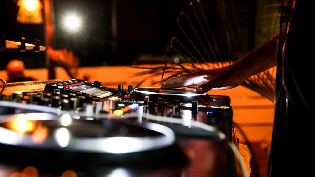 Les chansons incontournables pour un mariage en 2026 - Crédit photo : Maor Attias
