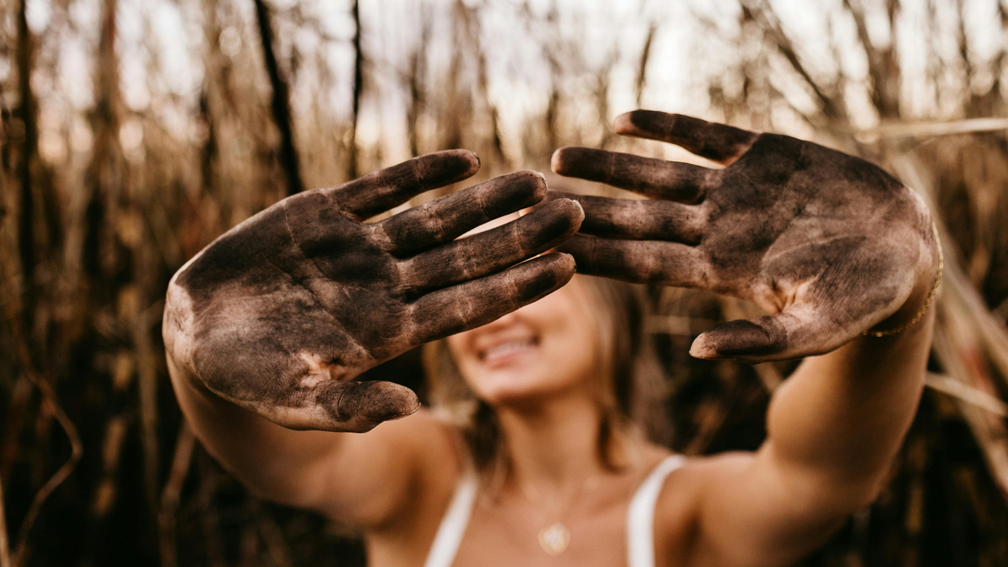 Sauvage Élégance : Un mariage libre, entre feu et lumière - Crédit photo : Jonathan Borba