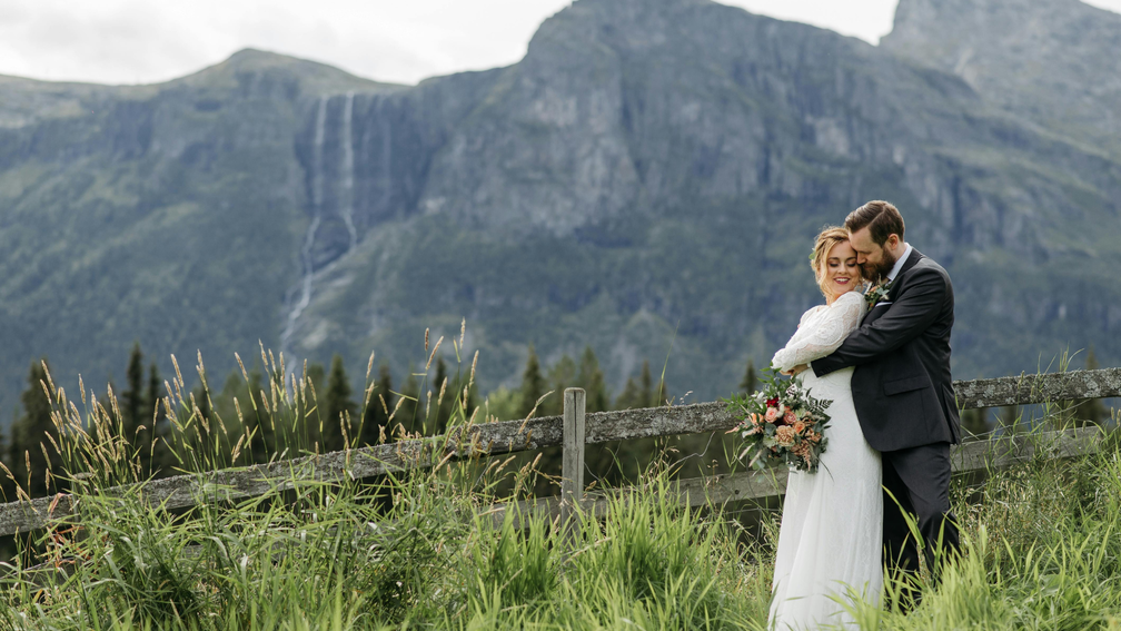 Un mariage au cœur des fjords : l’élégance nordique à l’honneur - Crédit photo : Tous droits réservés
