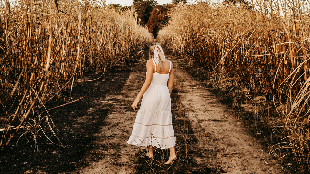 Sauvage Élégance : Un mariage libre, entre feu et lumière - Crédit photo : Jonathan Borba