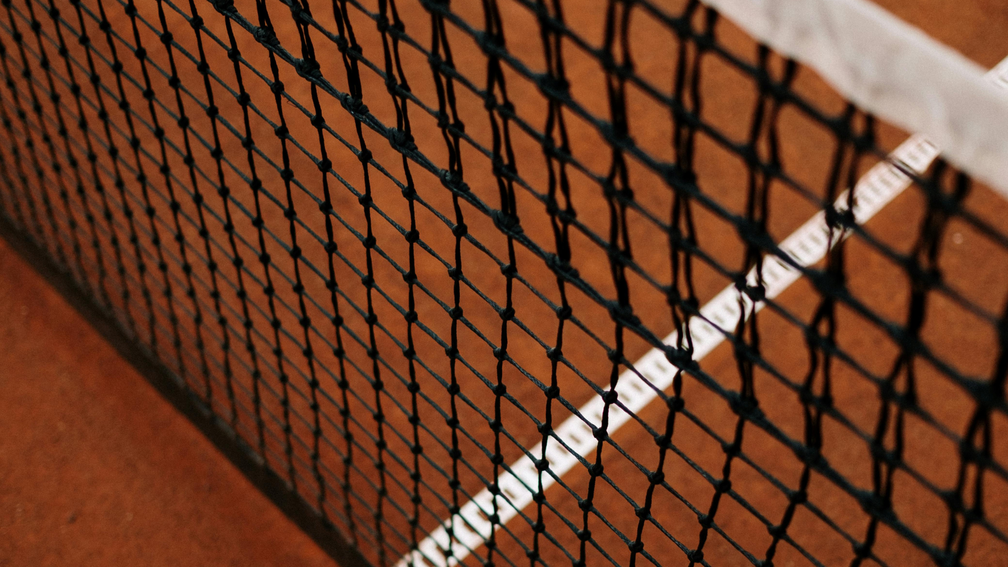 Match d’amour sur terre battue : un mariage inspiré par Roland-Garros - Magazine Un Jour Un Oui - Crédit photo : Tous droits réservés