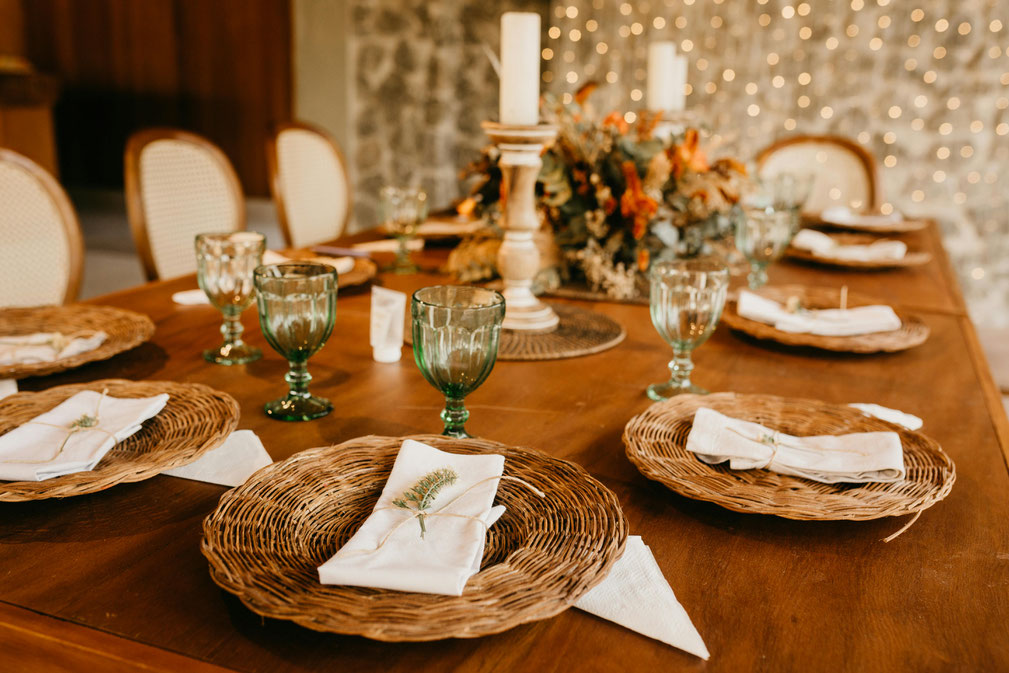 Mobilier et Vaisselle pour un Mariage : Créez une Ambiance Inoubliable - Crédit photo : Jonathan Borba