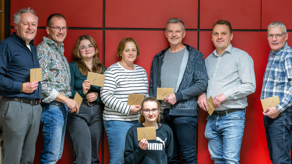 (v. l. n. r.) Andreas Rebholz, Kurt Müller, Emelie Kopietz, Jasmin Kopietz, Pauline Dietsche, Ulrich Müller, Daniel Duttlinger, Hansjörg Marder.