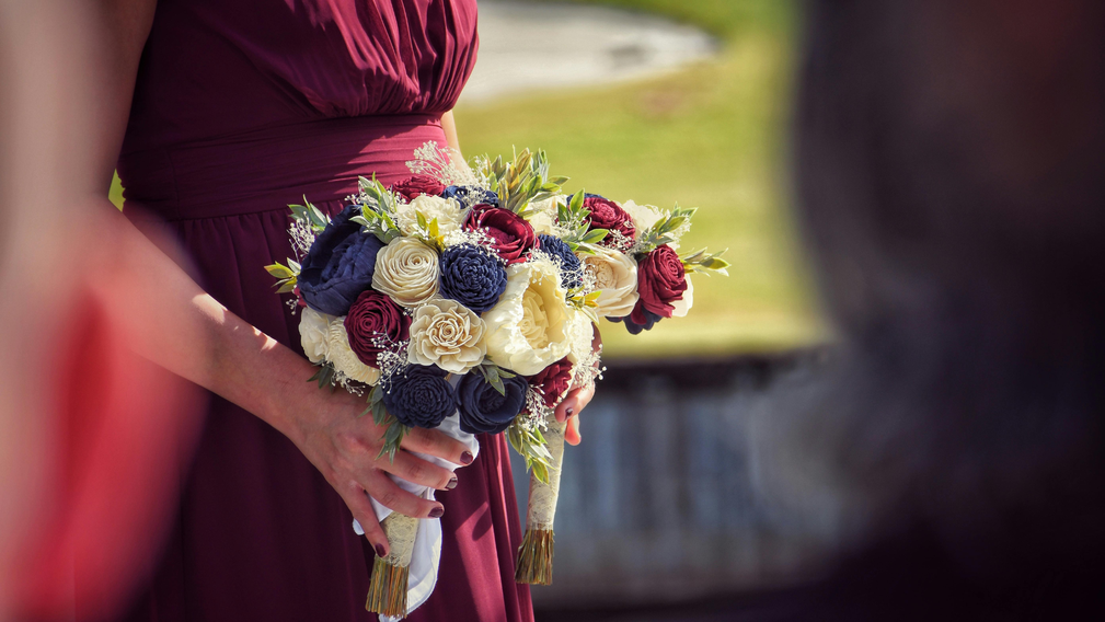 Garder son bouquet de mariage… ou le laisser s’envoler - Magazine Un Jour Un Oui - Crédit photo : Tous droits réservés