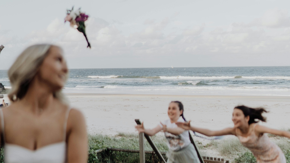 Garder son bouquet de mariage… ou le laisser s’envoler  - Magazine Un Jour Un Oui - Crédit photo : Tous droits réservés