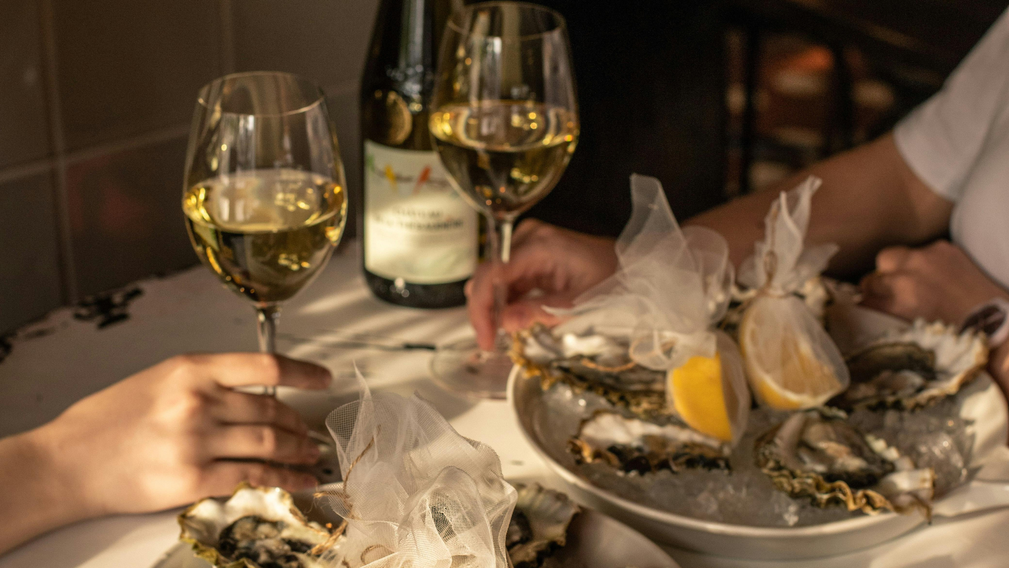 Bar à Huîtres pour un Mariage : Une Parenthèse Iodée et Chic - Un Jour Un Oui - Tous droits réservés©