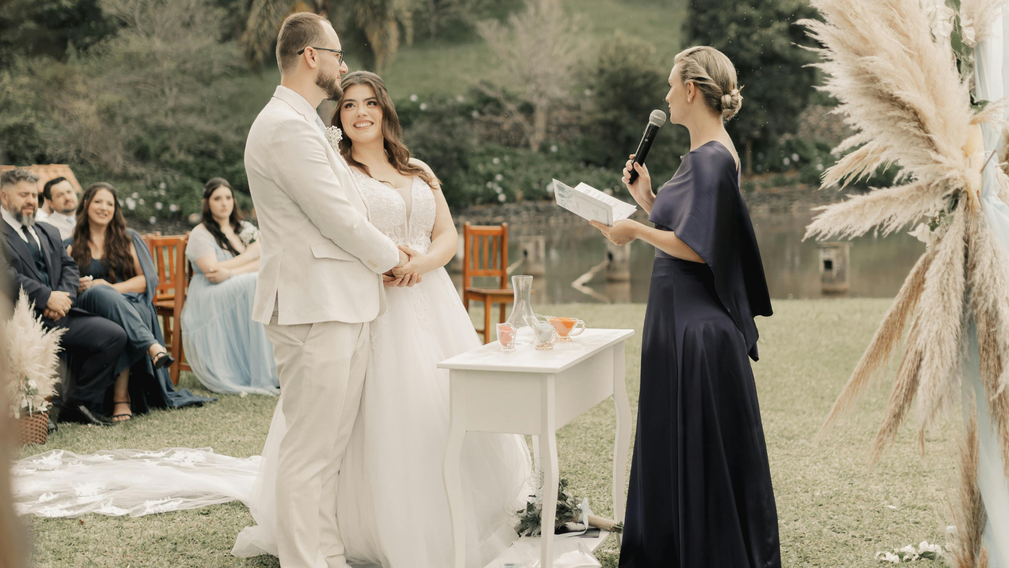Le mariage laïque : Une célébration sur mesure pour les amoureux - Magazine Un Jour Un Oui - Crédit photo : Tous droits réservés