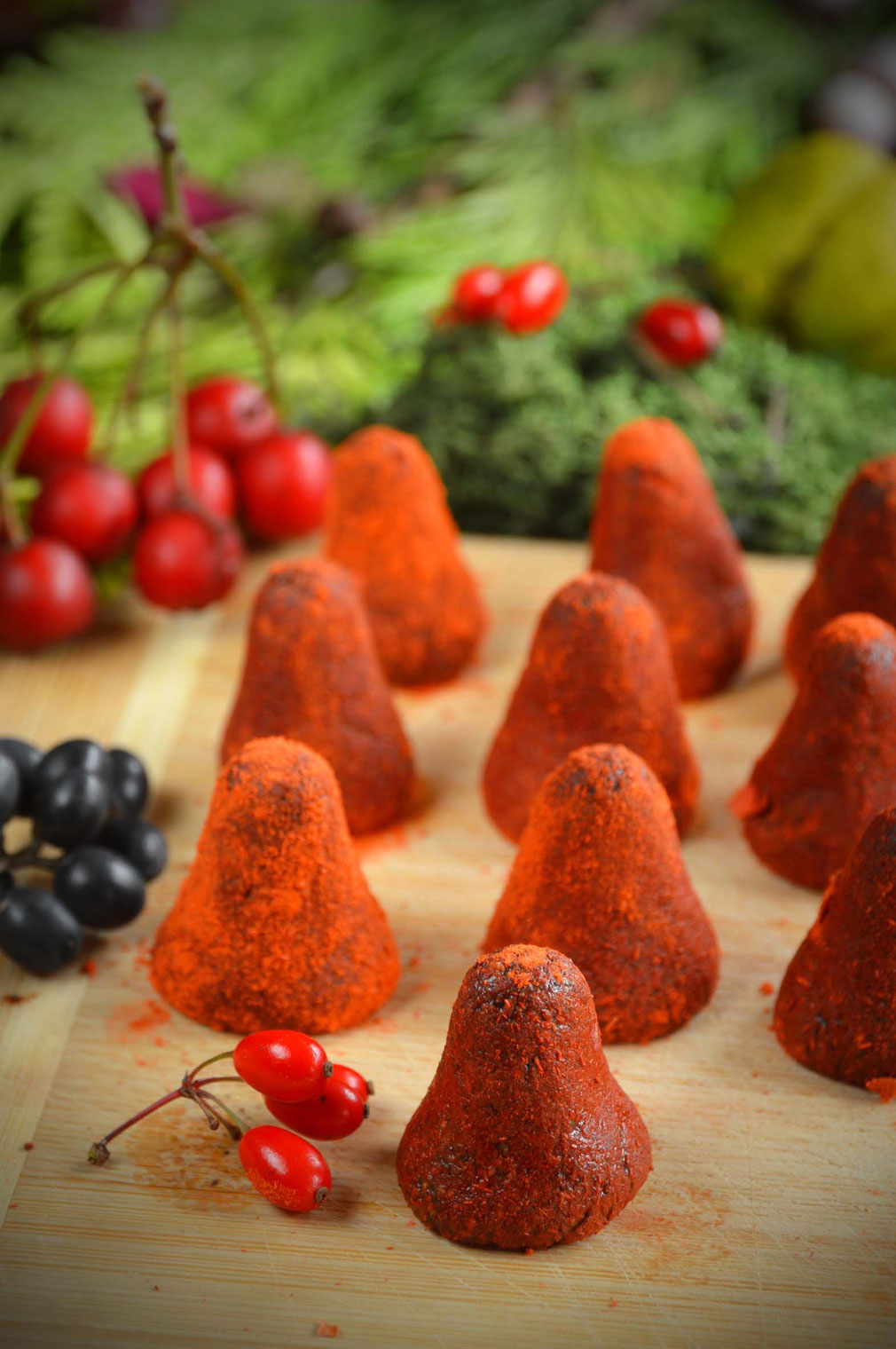 Tulsi, holy basil, incense, cones, selber machen, diy, Räuchern, Räucherkegel, burn incense, frankinsense, Weihrauch, Sandelholz, rot, red sandalwood, recipe, Rezept, Tonka, patchouli, Heilung, Schutz, Meditation, healing, protection, meditation, ritual,