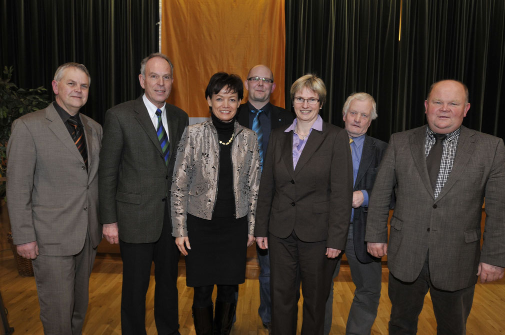 Von links: Der 1. Beigeordnete Kurt Kramer, der CDU Kreisvorsitzende Lutz Klein, Lucia Puttrich, CDU Vorsitzender Dirk Hofmann, die Landtagsabgeordnete Claudia Ravensburg, Heinrich Heidel, Kreislandwirt Fritz Schäfer