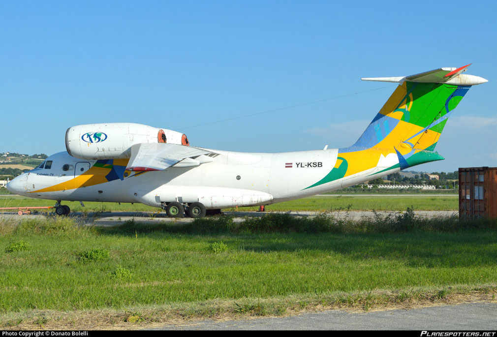YL-KSB Antonov An-74 s/n 47136013 motori D-36A KS Avia Anno di costruzione 1995 © per gentile concessione di Donato Bolellii