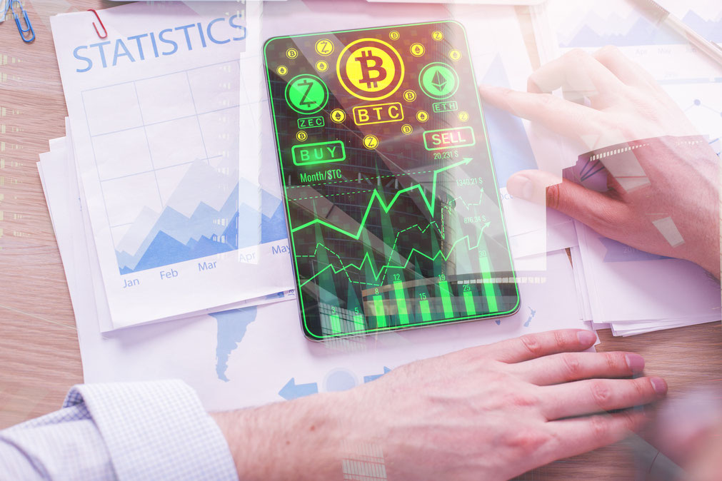 Kaufen oder verkaufen? Krypto-Währungen verlangen derzeit gute Nerven. Foto: fotolia/peshkova