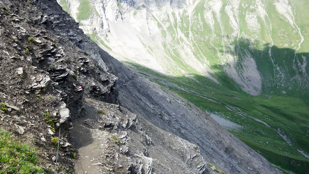 Der Weg vom Alpschelegrat runter zur Allmenalp hatte es in sich. Und nein, hier fahre ich nicht.