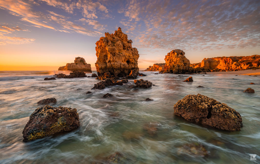 1 An unserem „Hausstrand“ konnte ich in der ersten Woche an diesem Morgen den Sonnenaufgang auch fotografisch genießen