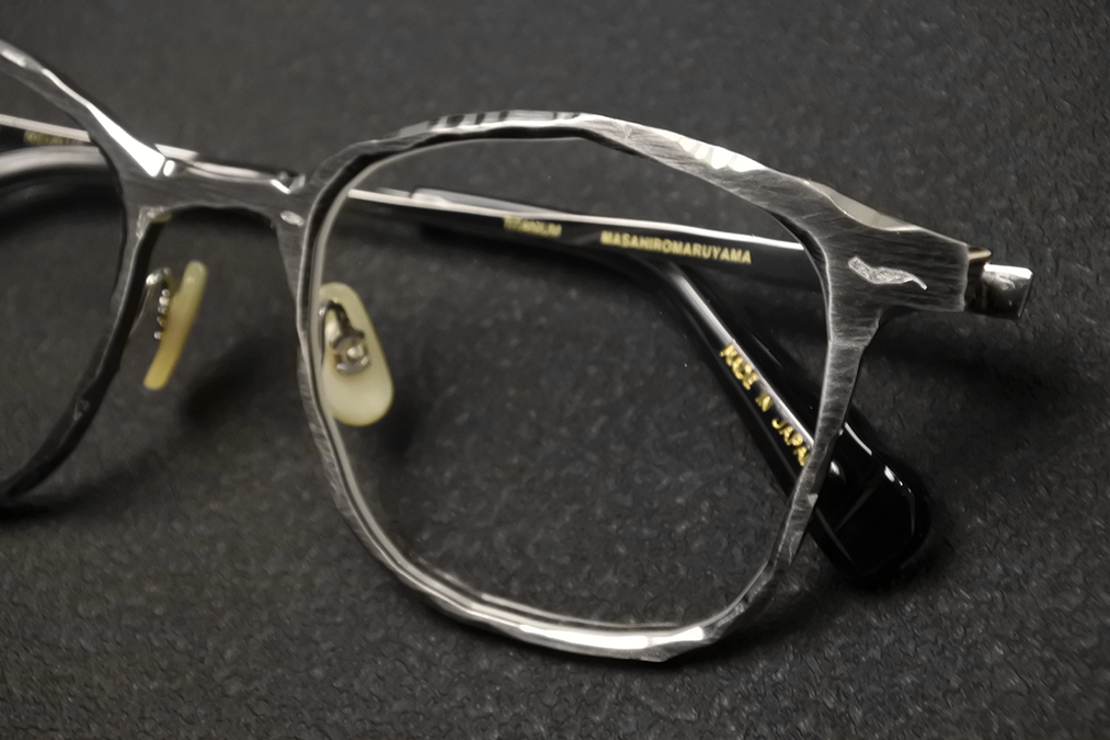 MASAHIROMARUYAMA（マサヒロマルヤマ）2025-2026AW最新作「MM-0105」の荒々しさが表現された造形がわかるフレーム画像