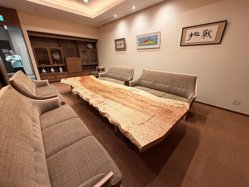 一枚板ダイニングテーブル広島　栃