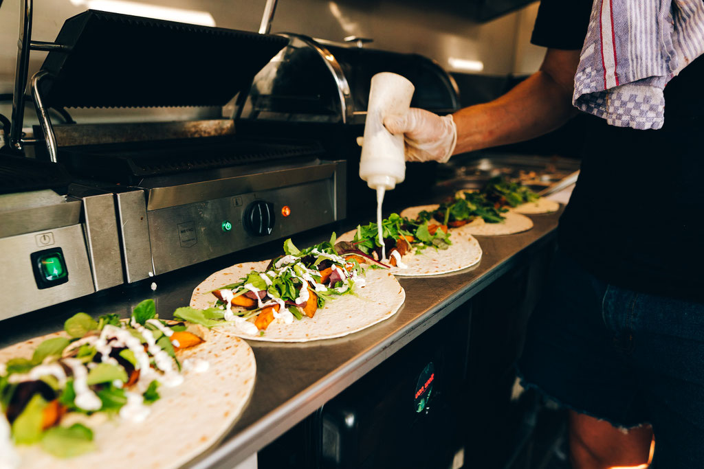 Streetfood Catering für Sachsen: Foodtruck mieten in Leipzig, Dresden, Chemnitz, Zwickau, Görlitz, Freiberg, Bautzen, Pirna, Riesa. Auch vegetarisch und vegan!