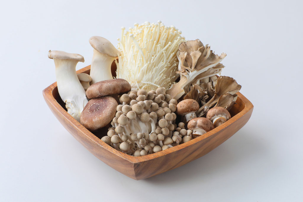9月に食べたいきのこ類(しめじ・まいたけ等)|免疫力アップと腸活に!秋の薬膳の知恵と簡単