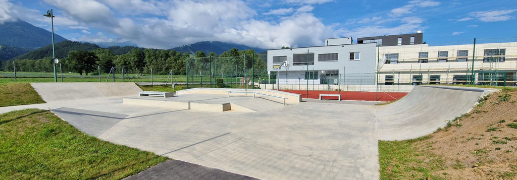 Skatepark Sane Skate Plaza Rum overview © Michael Schatz