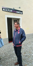 Johannes Krämmer vor dem Kulturkino Gmünd
