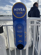 Bild: Sonnencremespender von Nivea Sun