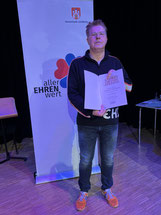 Foto: Lüder Wahlers mit Urkunde