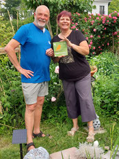 Überreichung der Plakette "Vogelfreundlicher Garten"