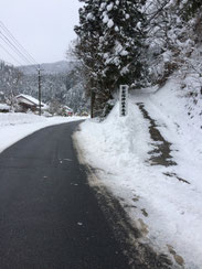 降雪時の車参道