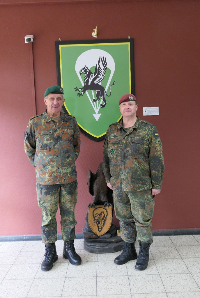 Unverhofft kommt oft - fallschirmjaegerkasernes Webseite!