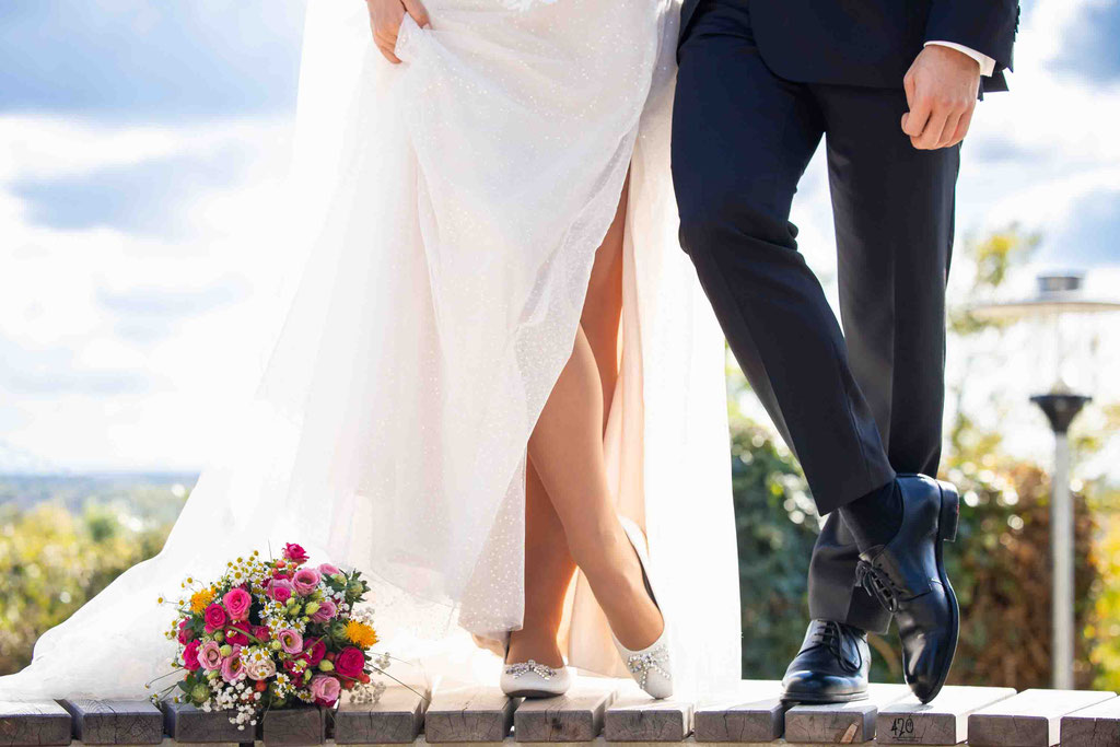 Hochzeitsbild - Brautpaarschuhe und Brautstrauß - Hochzeit Hochheim am Main